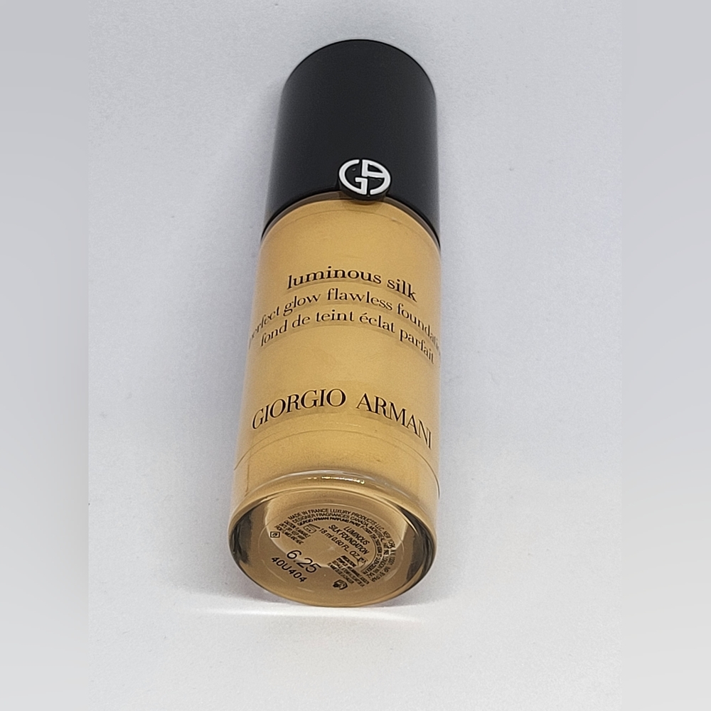 Giorgio Armani Luminous Glow Shade 625